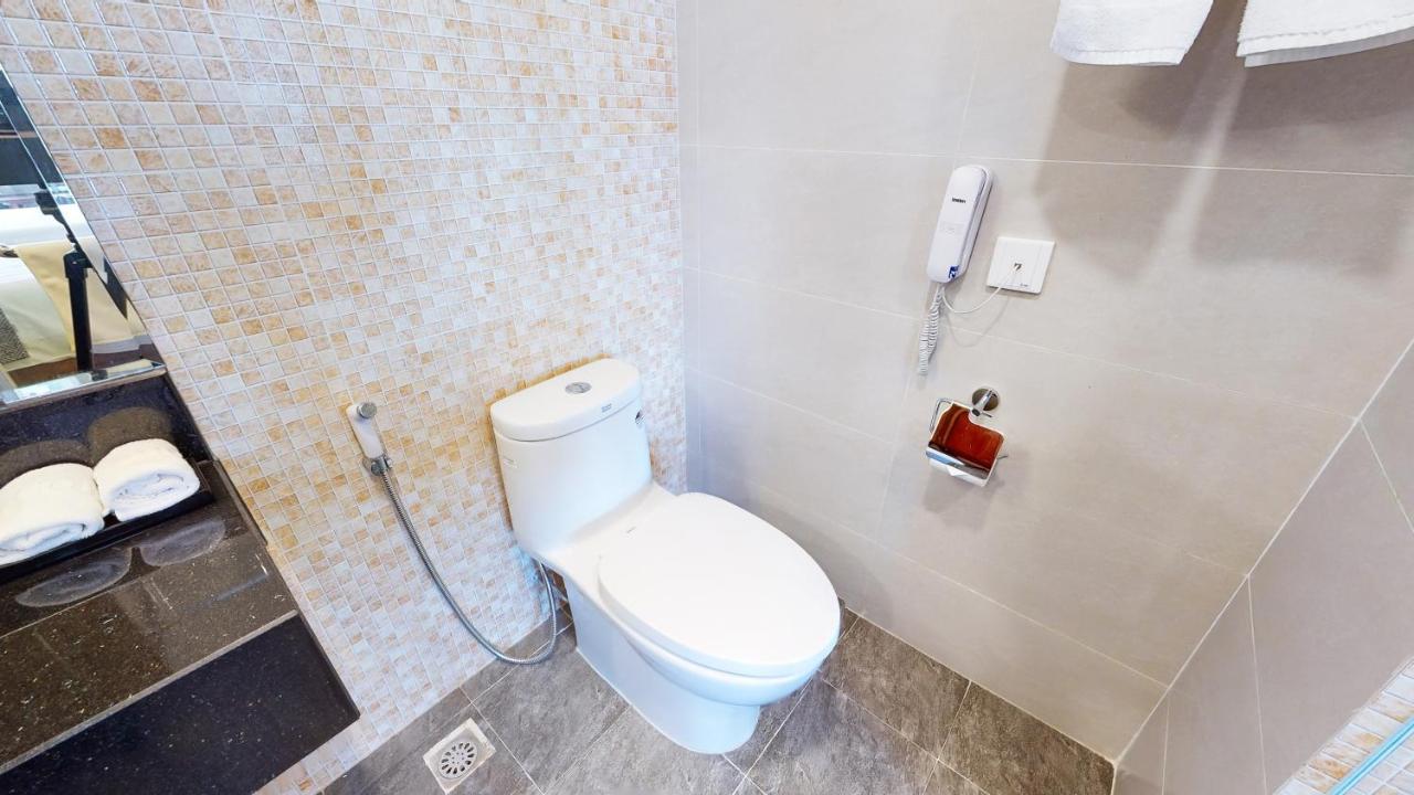 Cau Giay Hotel - By Bay Luxury Hanoi Buitenkant foto