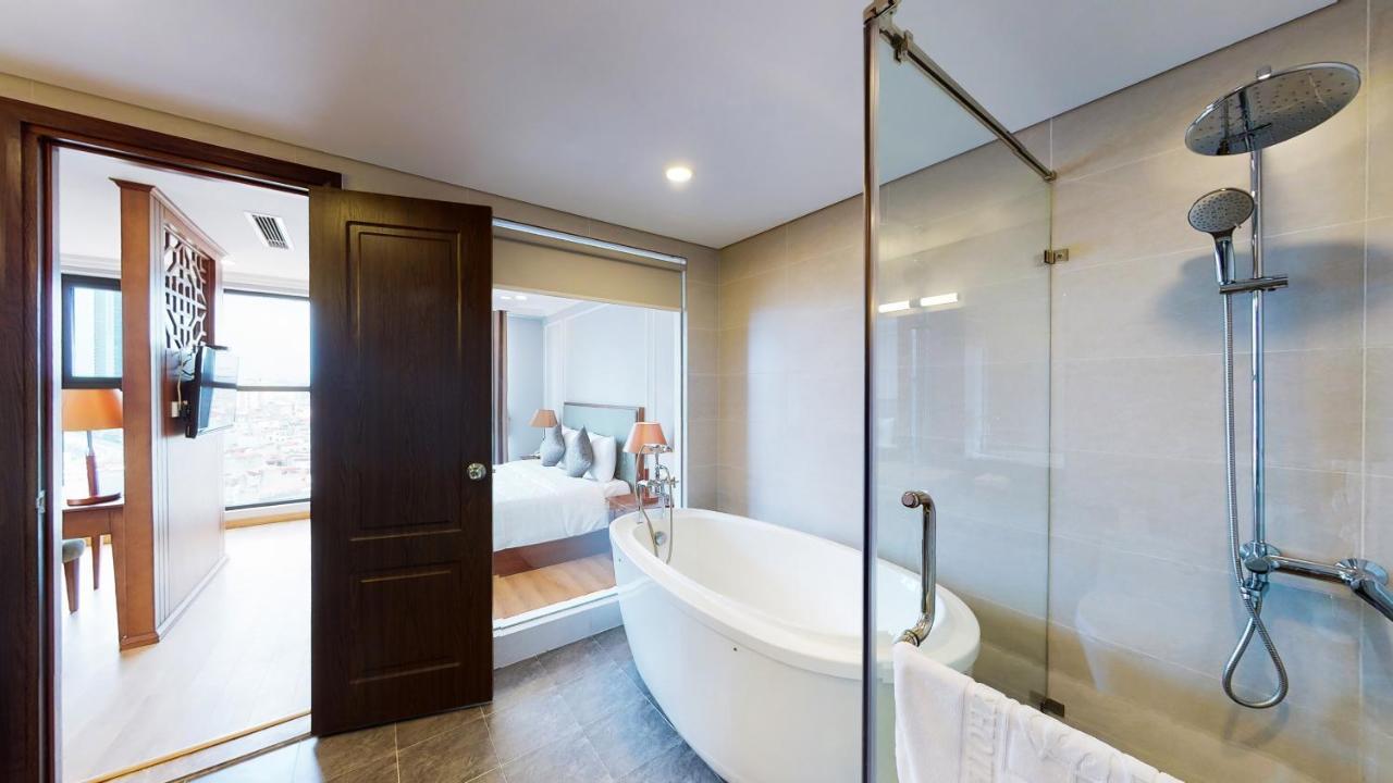 Cau Giay Hotel - By Bay Luxury Hanoi Buitenkant foto