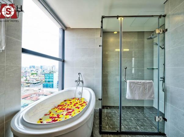 Cau Giay Hotel - By Bay Luxury Hanoi Buitenkant foto