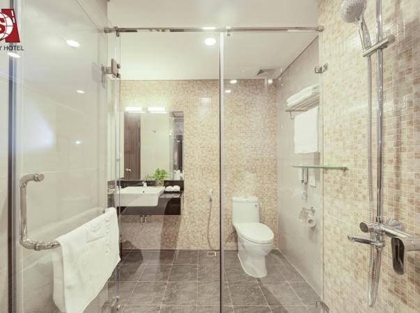 Cau Giay Hotel - By Bay Luxury Hanoi Buitenkant foto